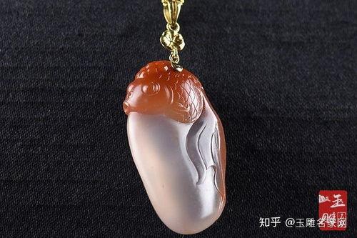 明星网红佩戴玉石吊坠,明星网红的玉石吊坠时尚潮流