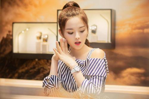 明星网红推荐月子服图片,舒适时尚月子服，打造产后美丽新篇章