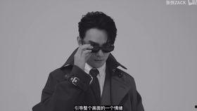 明星网红造型店拍照男生,网红造型店里的时尚拍照瞬间